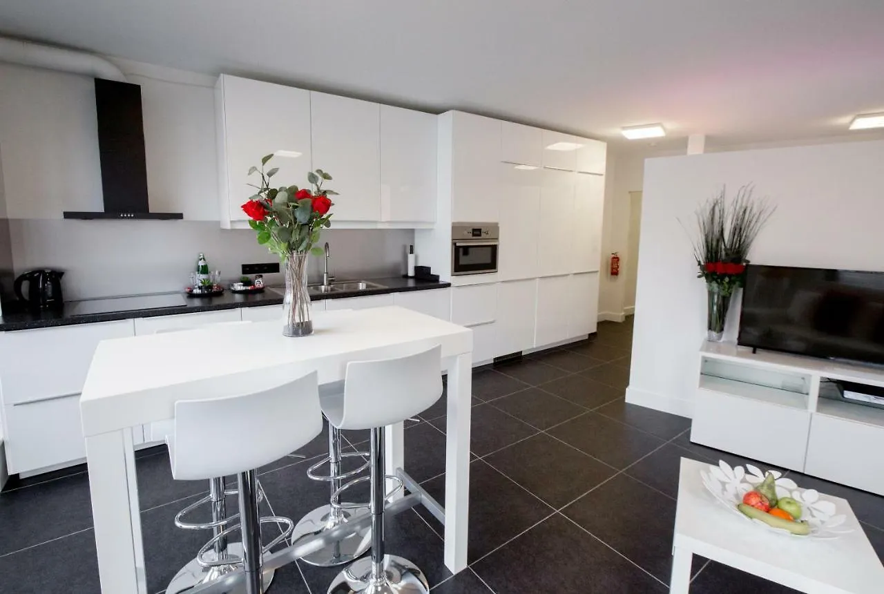 Appartement Jane'S Corner The Place To Read&Eat&Sleep à Anvers